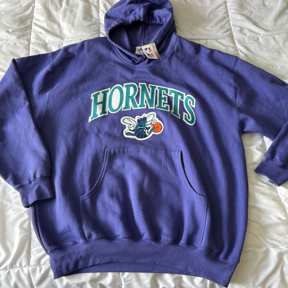 Vintage Charlotte Hornets Majestic Pullover Hoodie